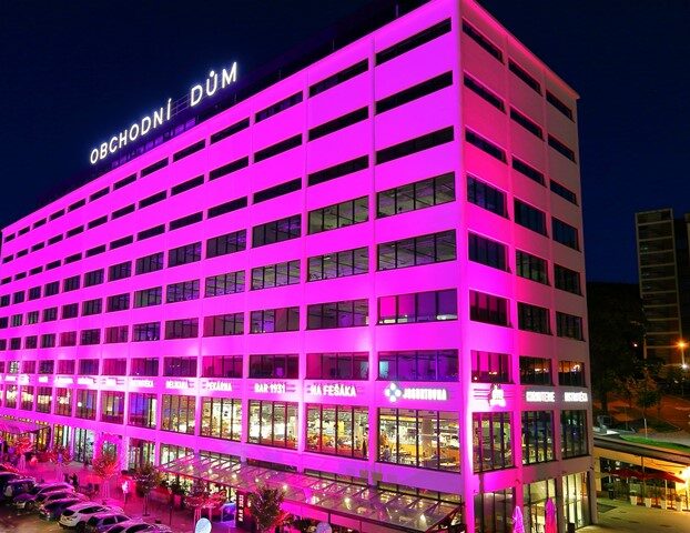 Unikátní výstava TMBK a nákupy, které pomáhají aneb Zlín v růžové