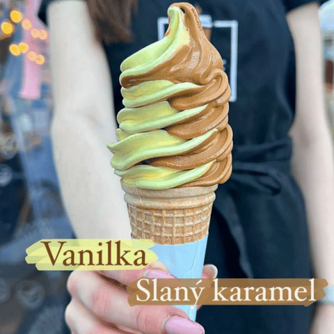 kafe-na-rohu-zmrzlina